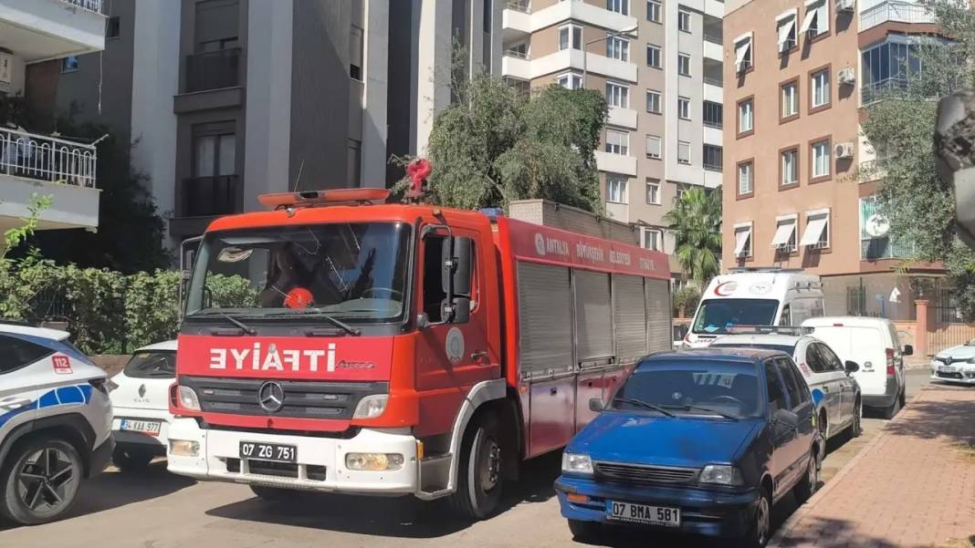 Antalya’da Kendini Yakmak İsteyen Adamı Bakın Kim İkna Etti? 5